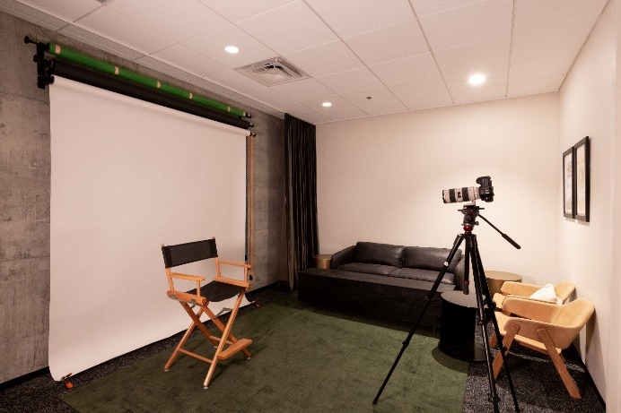 A picture containing indoor, floor, wall, room



Description automatically generated